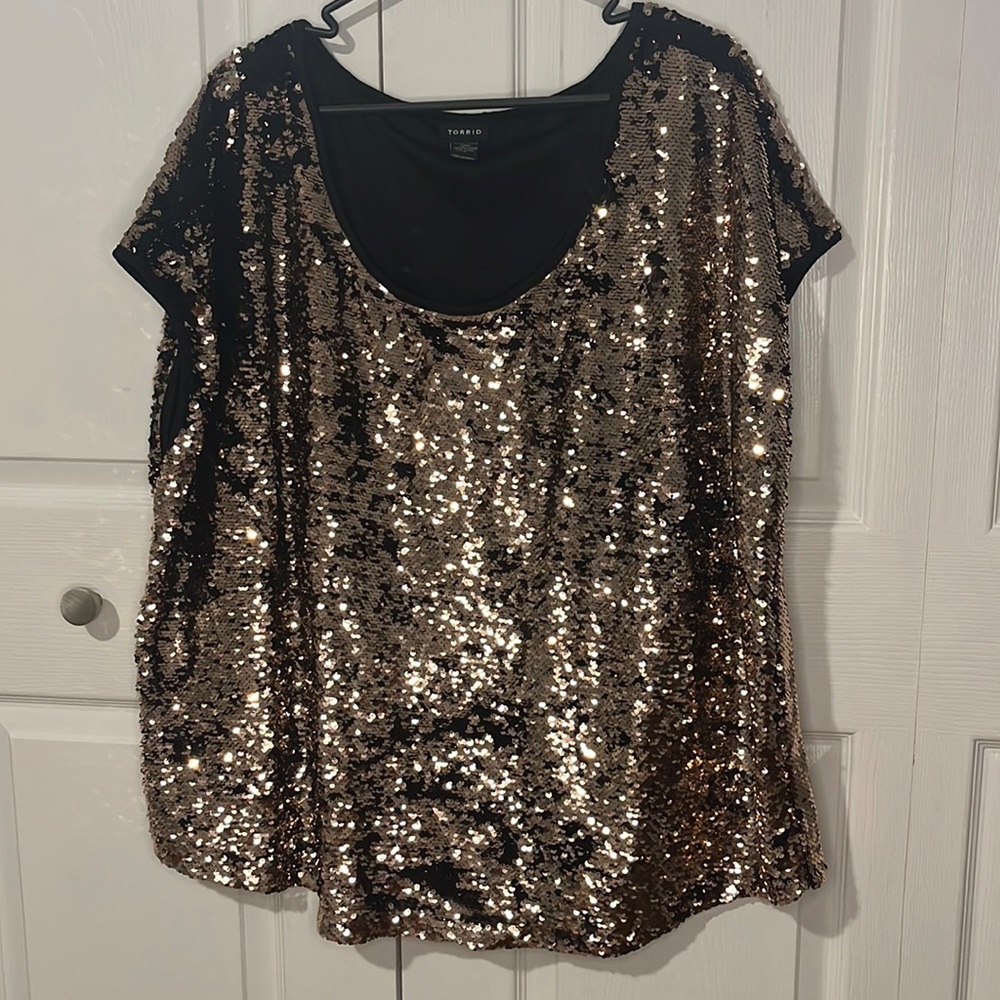 Torrid Sequin gold/rose cap sleeve Top size 3